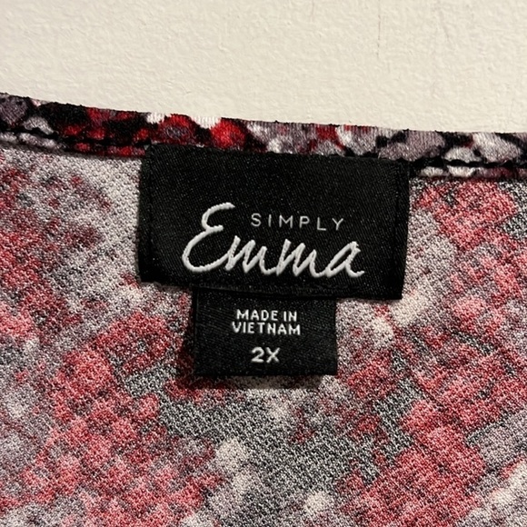 Simply Emma red black gray white reptile print top. Size 2X. - Picture 4 of 6